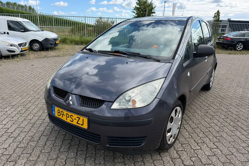 Mitsubishi Colt (2004)
