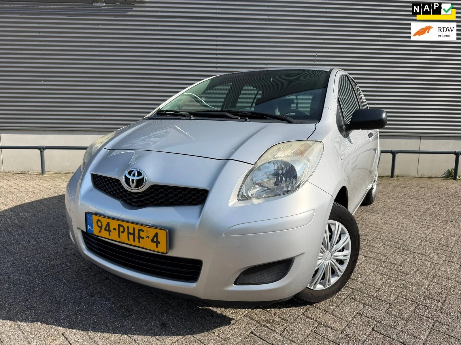Toyota Yaris (2011) — foto 1