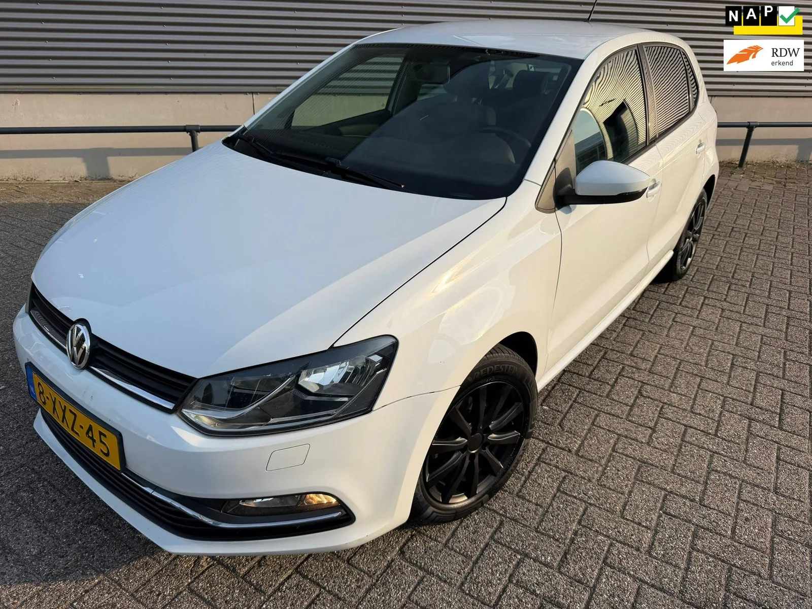 Volkswagen Polo (2014) — foto 1