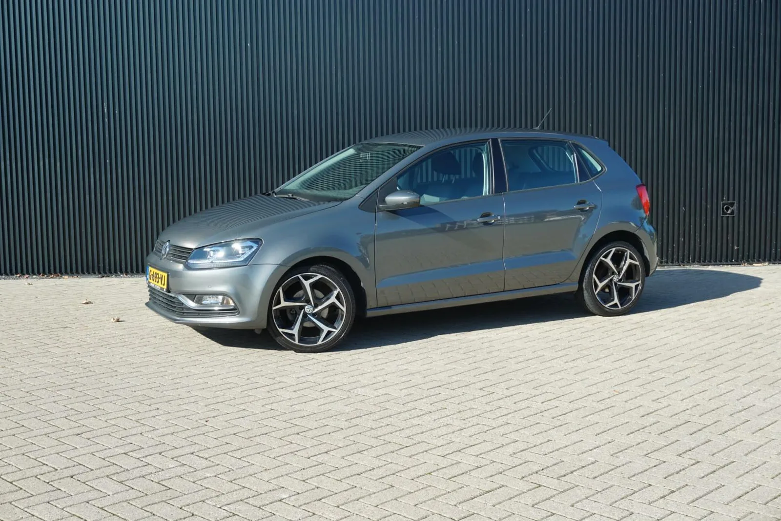 Volkswagen Polo (2017) — foto 1
