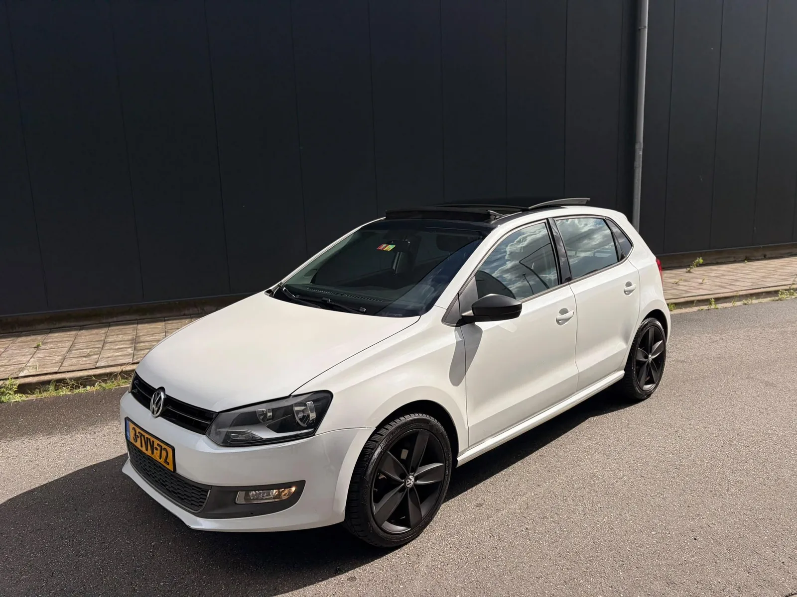 Volkswagen Polo (2013) — foto 1