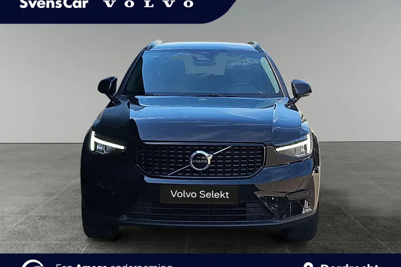 Volvo XC40 (2025)
