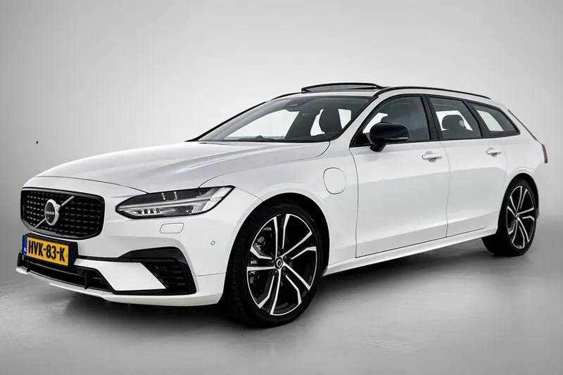 Volvo V90 (2025)