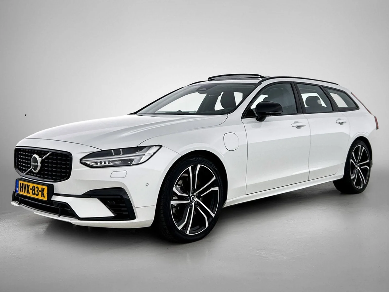 Volvo V90 (2025) — foto 1