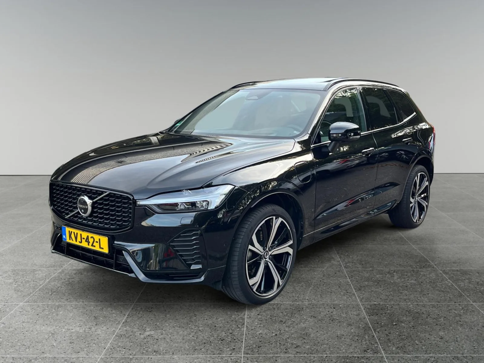 Volvo XC60 (2022) — foto 1
