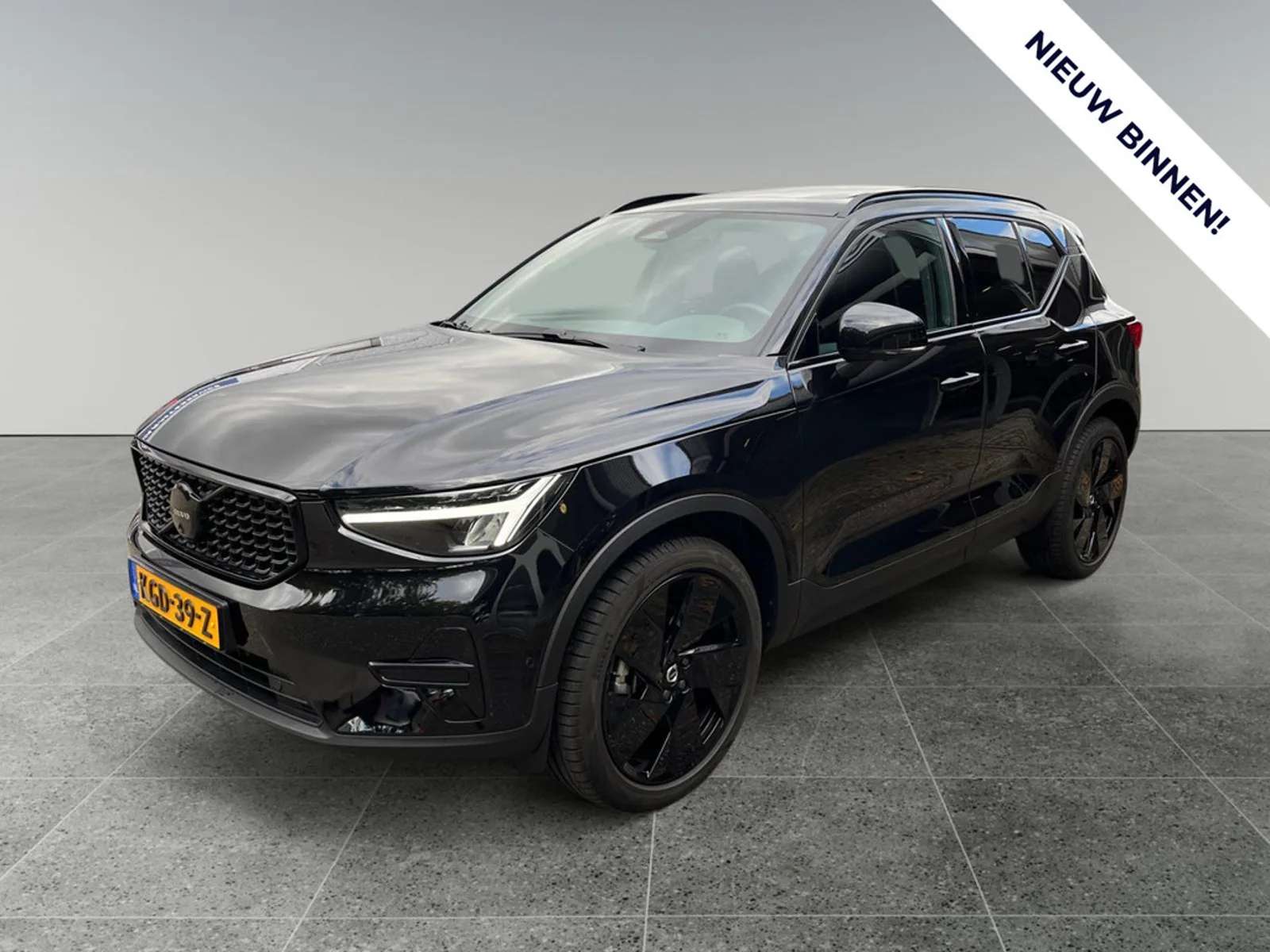 Volvo XC40 (2026) — foto 1