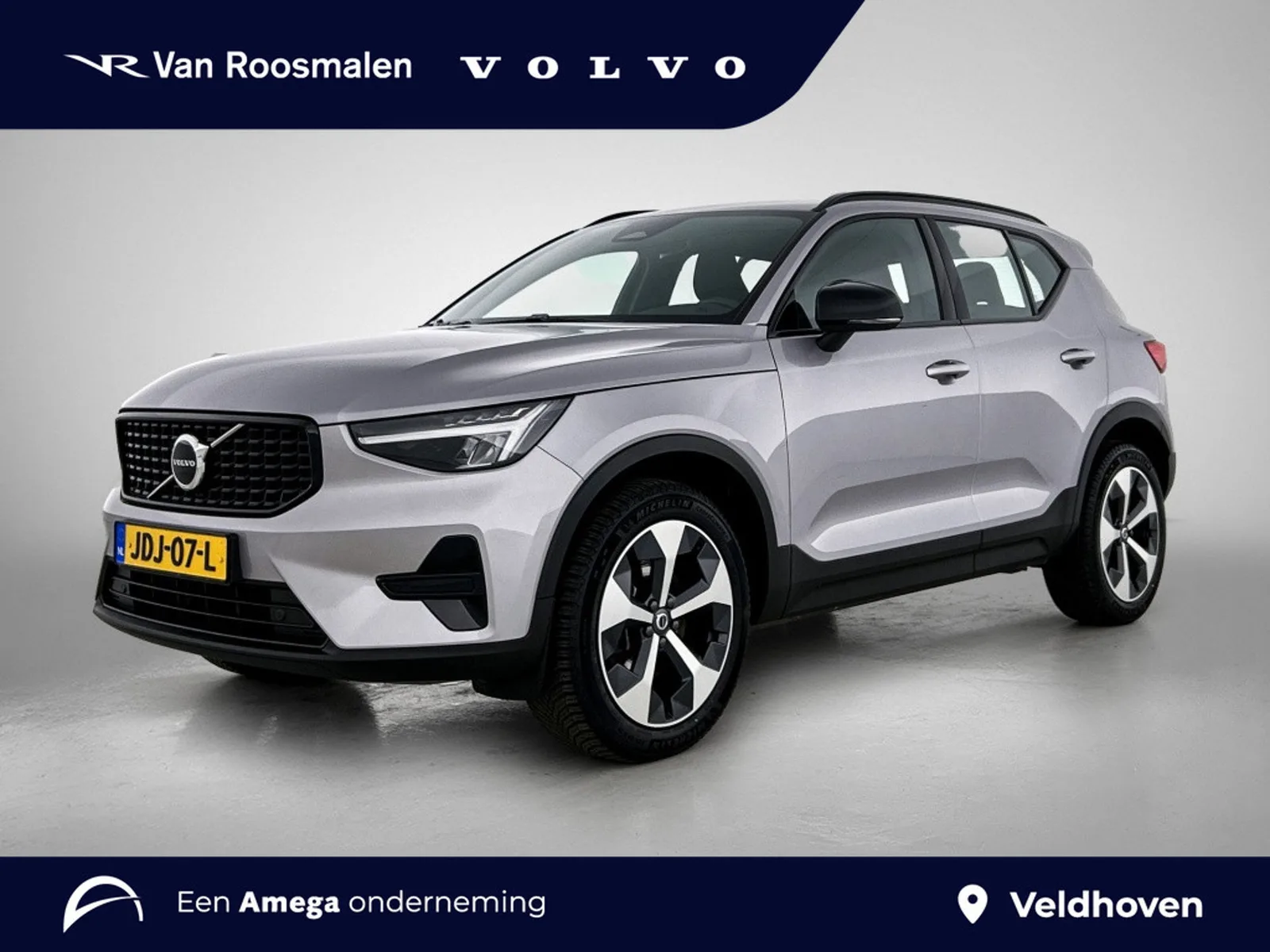 Volvo XC40 (2025) — foto 1