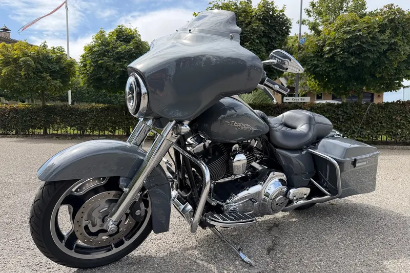 Harley-Davidson Street Glide (2012)