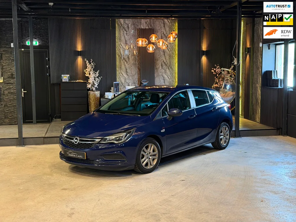 Opel Astra (2017) — foto 1
