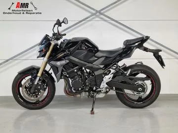 Suzuki GSR750 (2014) — foto 1