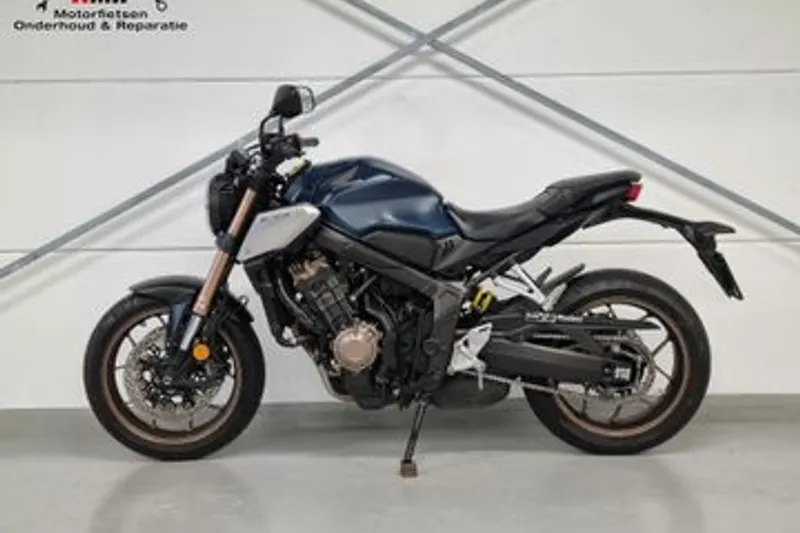 Honda CB650R (2021)