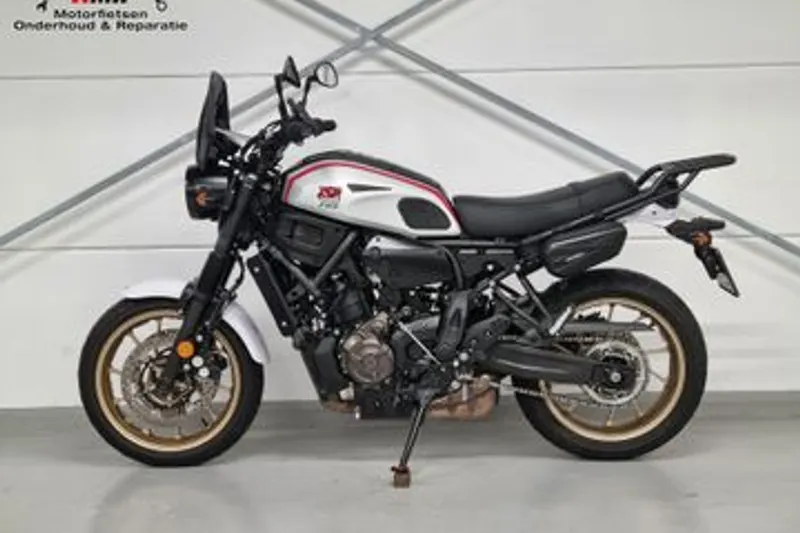 Yamaha XSR700 (2023)