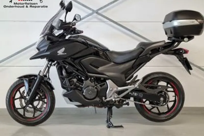 Honda NC750X (2015)