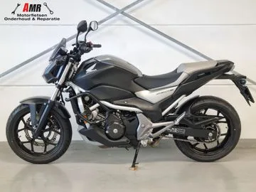 Honda NC 750 S (2016) — foto 1