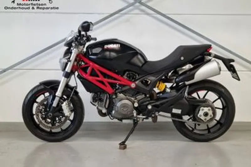 Ducati 796 Monster (2013)