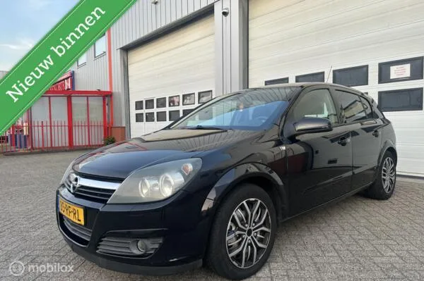 Opel Astra (2005) — foto 1