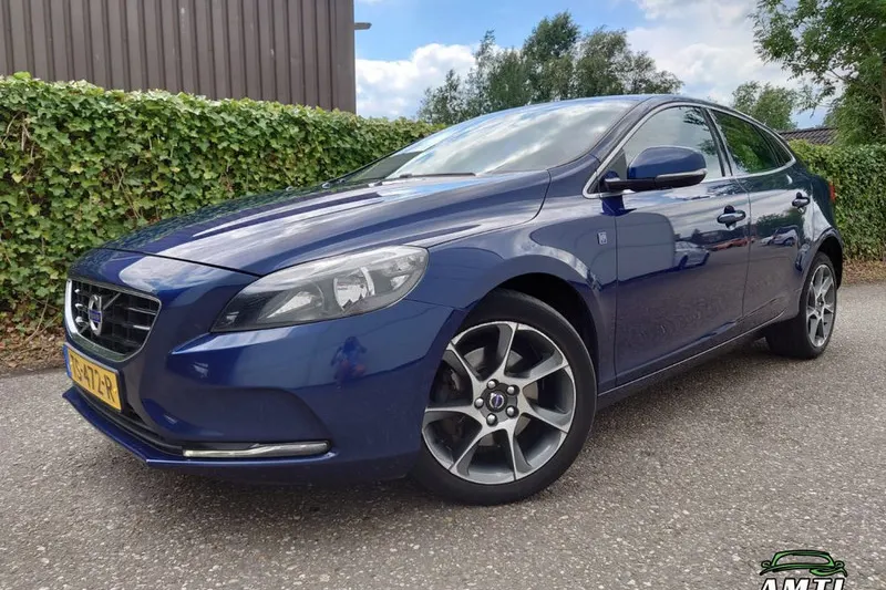 Volvo V40 (2015)