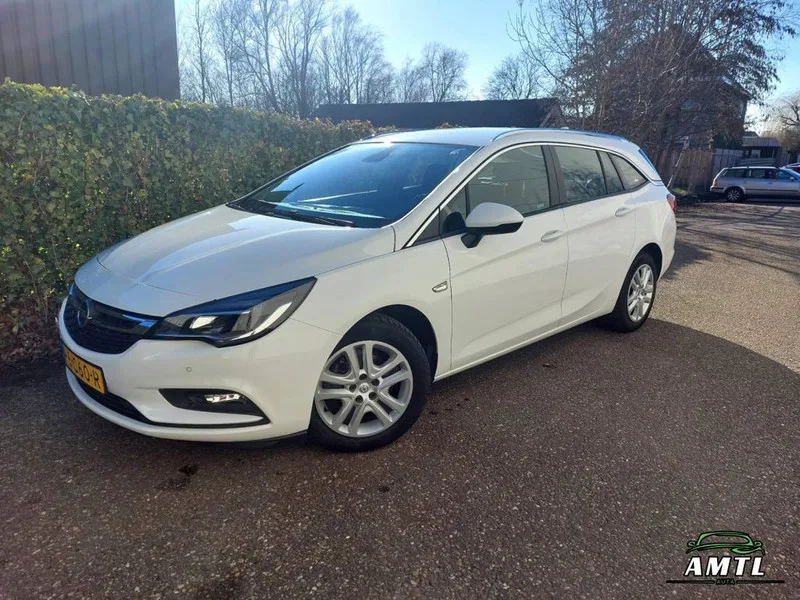 Opel Astra (2017) — foto 1