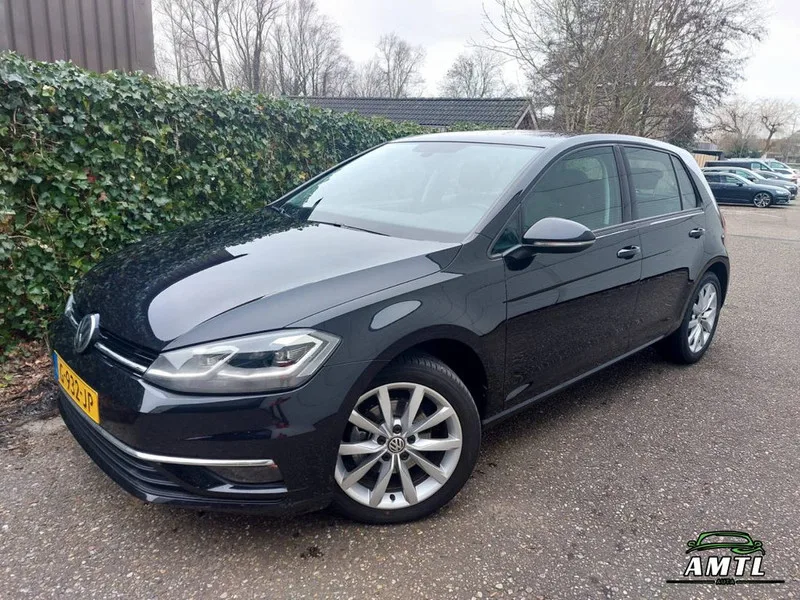 Volkswagen Golf (2019) — foto 1