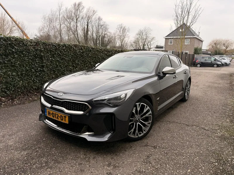 Kia Stinger (2020) — foto 1
