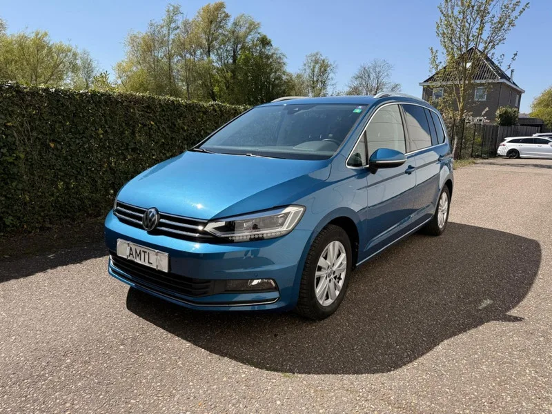 Volkswagen Touran (2019) — foto 1