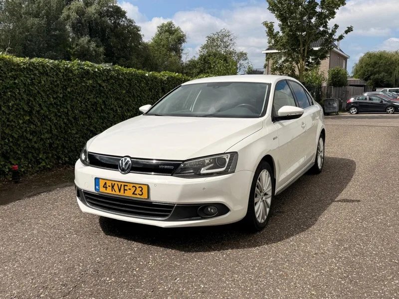 Volkswagen Jetta (2013) — foto 1