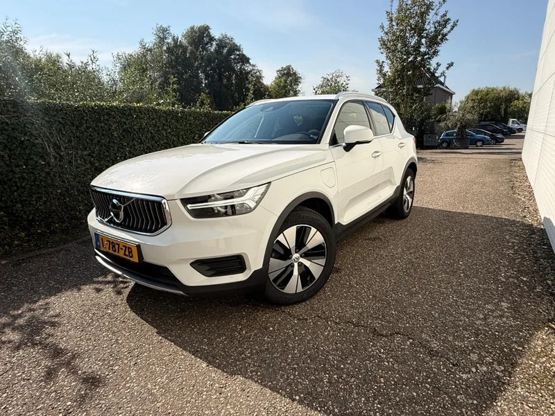 Volvo XC40 (2021) — foto 1