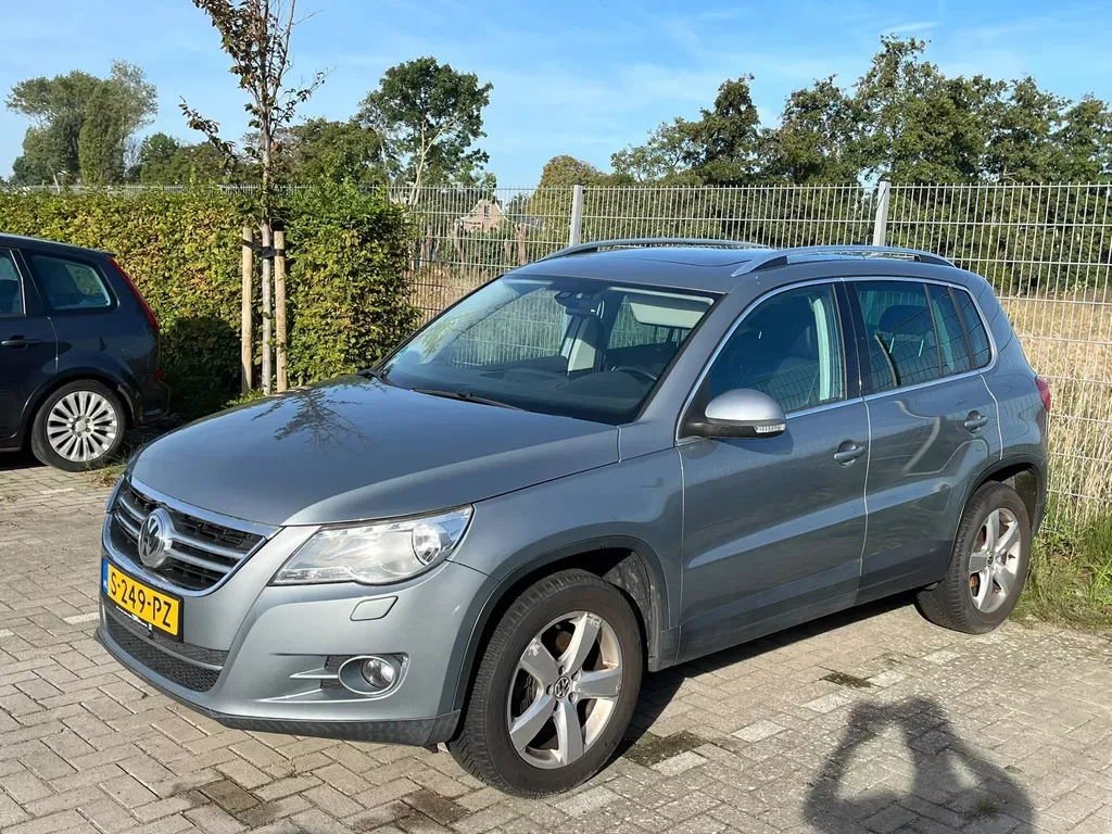 Volkswagen Tiguan (2009) — foto 1
