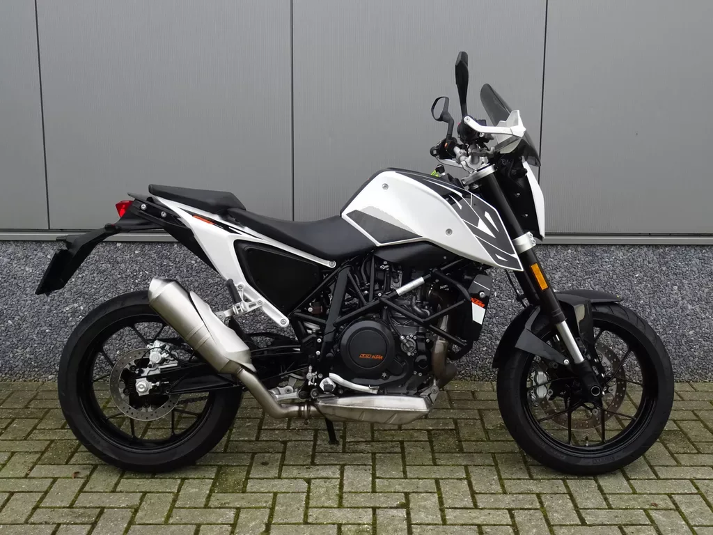 KTM 690 Duke (2017) — foto 1