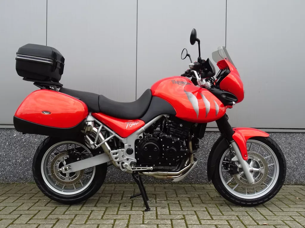 Triumph Tiger 955I (2004) — foto 1