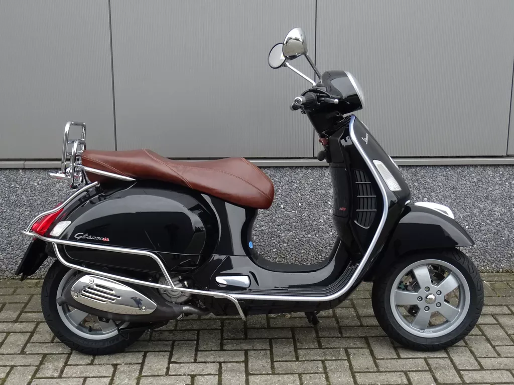 Vespa GTS 250 I.E (2008) — foto 1