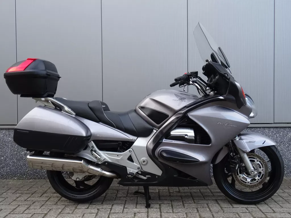 Honda ST 1300 PAN European (2003) — foto 1
