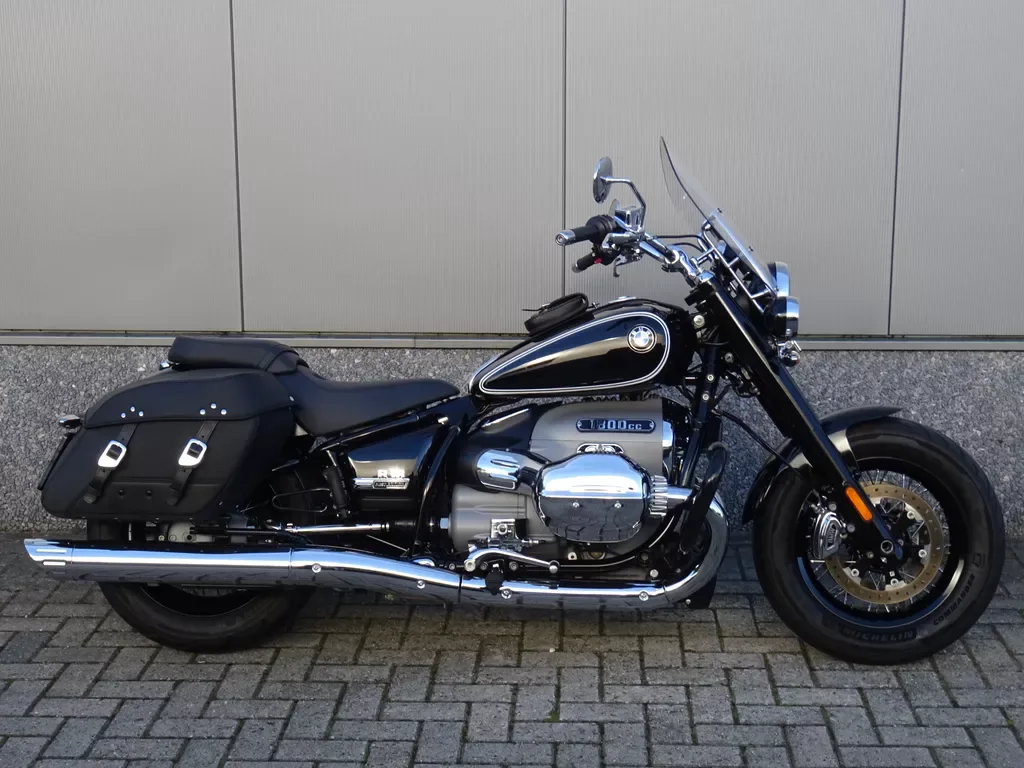 BMW R 18 Classic (2021) — foto 1