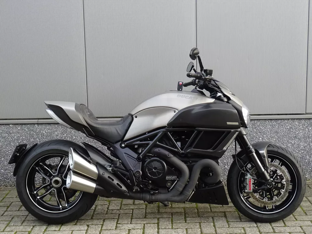 Ducati Diavel (2016) — foto 1