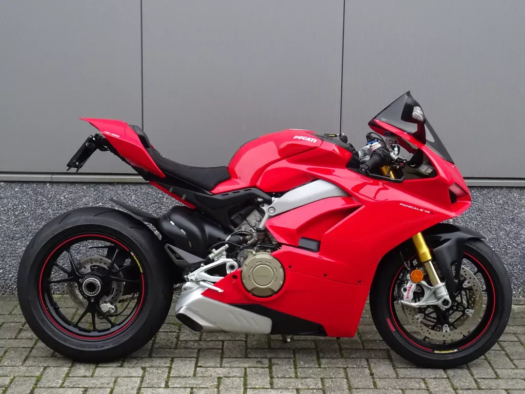 Ducati Panigale V4 (2018) — foto 1