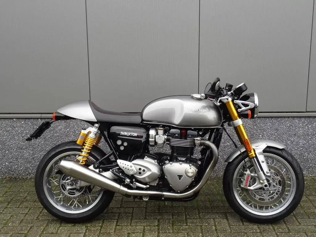 Triumph Thruxton 1200 R (2016) — foto 1