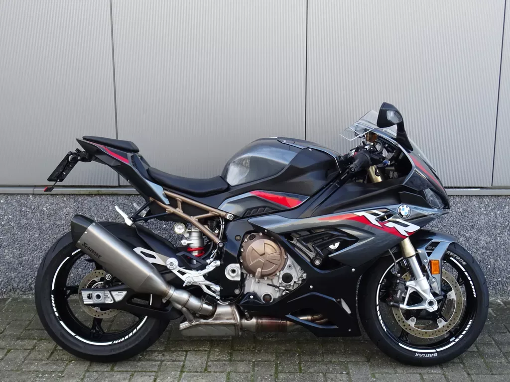 BMW S 1000 RR (2023) — foto 1