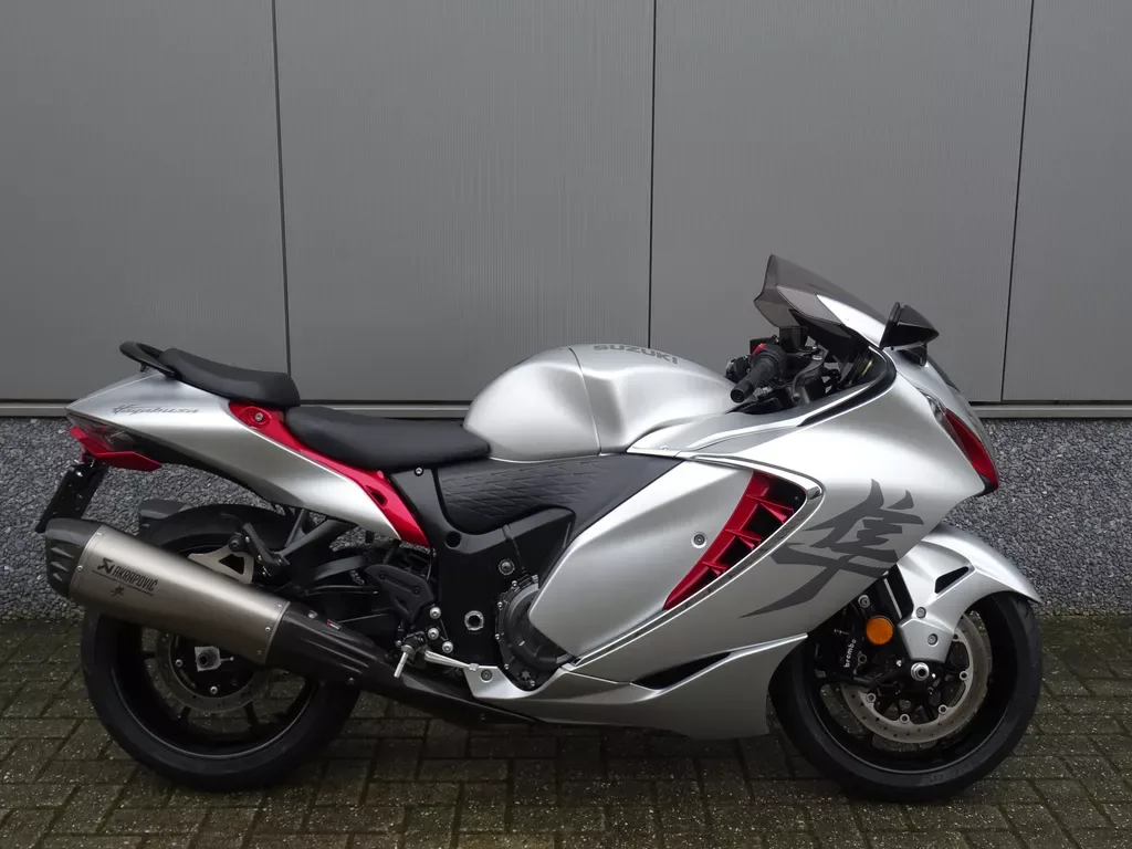 Suzuki GSX-R 1300 (2022) — foto 1