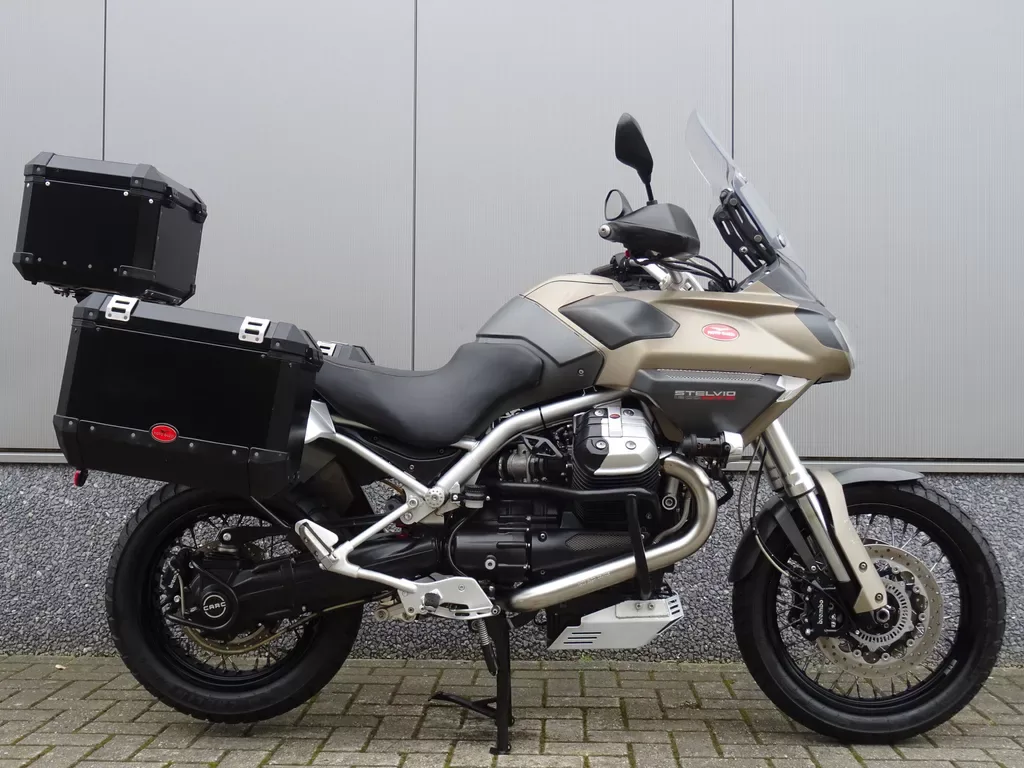 Moto Guzzi Stelvio (2009) — foto 1