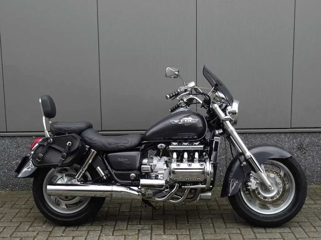 Honda GL 1500 F 6 (2002) — foto 1