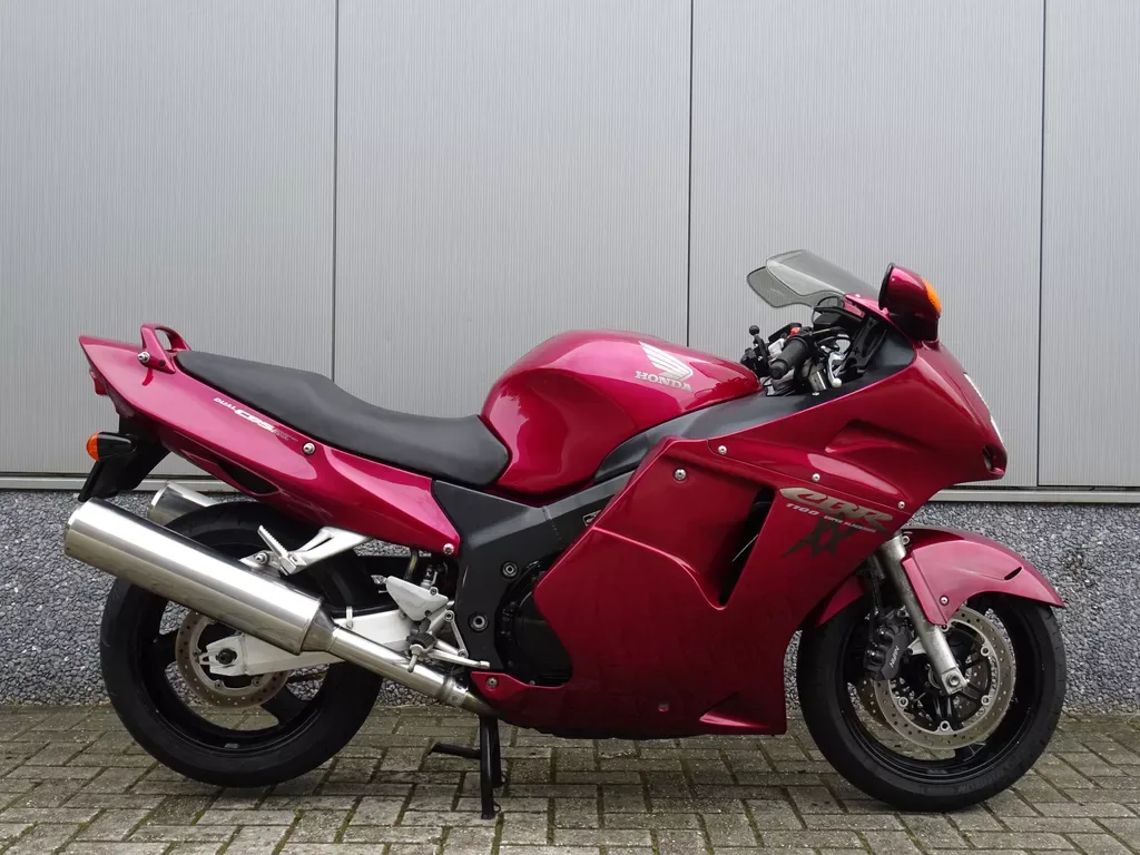 Honda CBR 1100 XX BLACKBIRD (1997) — foto 1