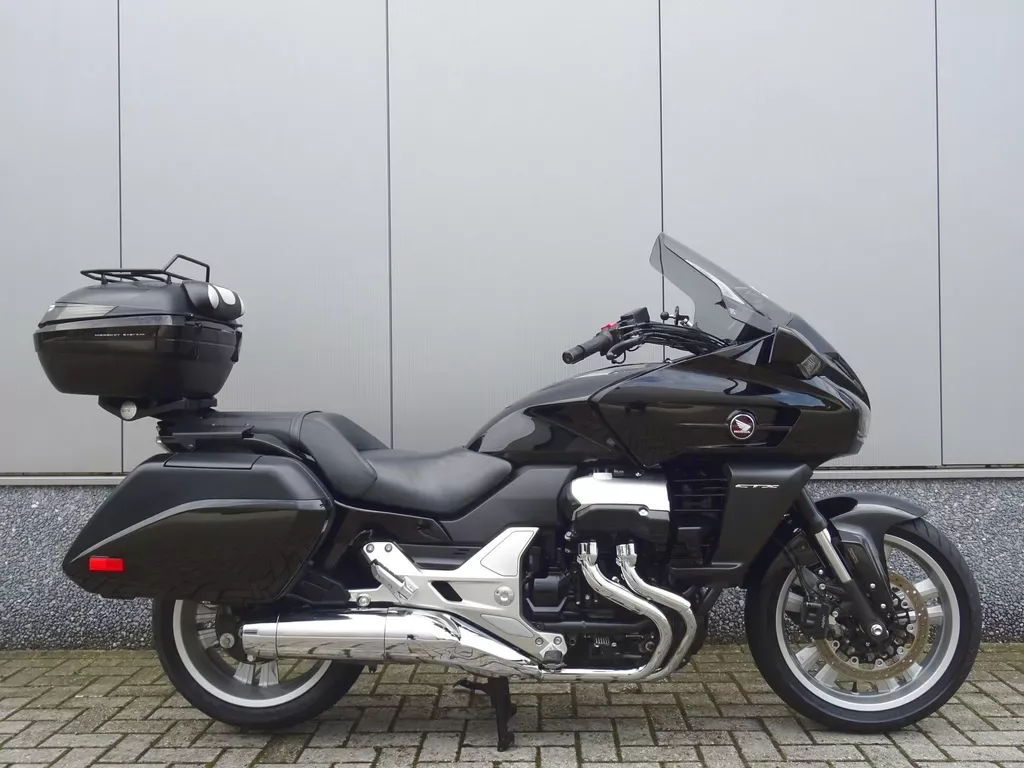 Honda CTX 1300 (2014) — foto 1