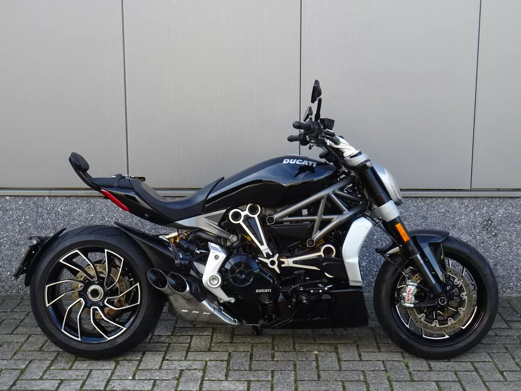 Ducati Xdiavel S (2016) — foto 1