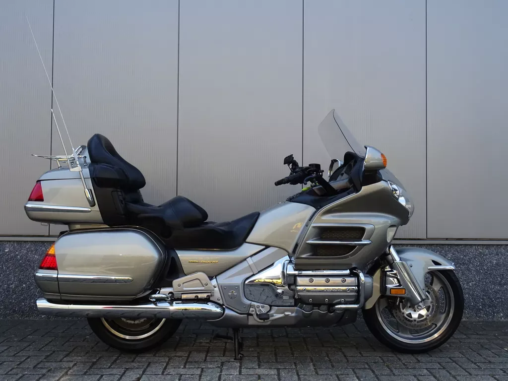 Honda GL 1800 Goldwing (2003) — foto 1