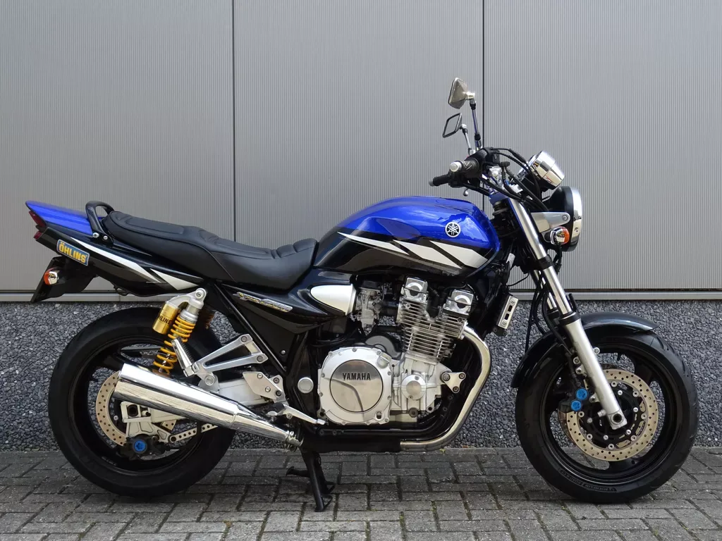 Yamaha XJR 1300 (2004) — foto 1