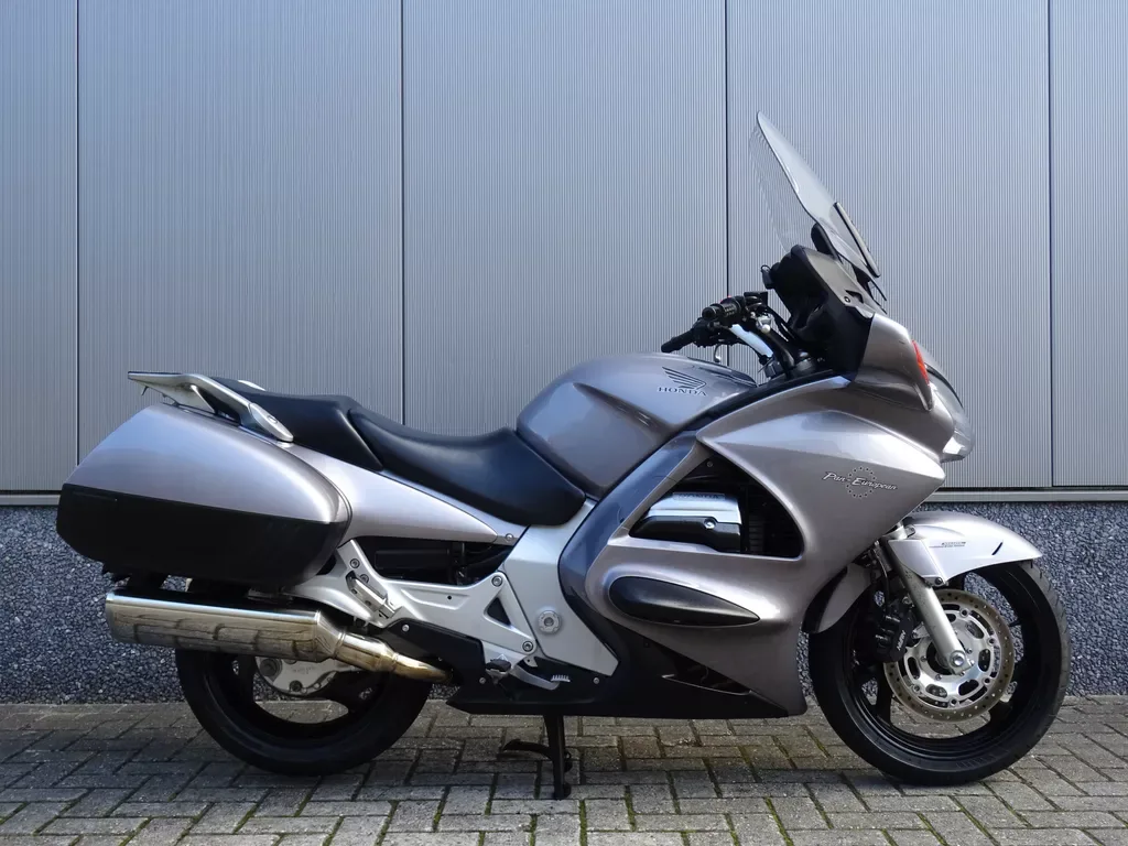 Honda ST 1300 Pan European (2002) — foto 1