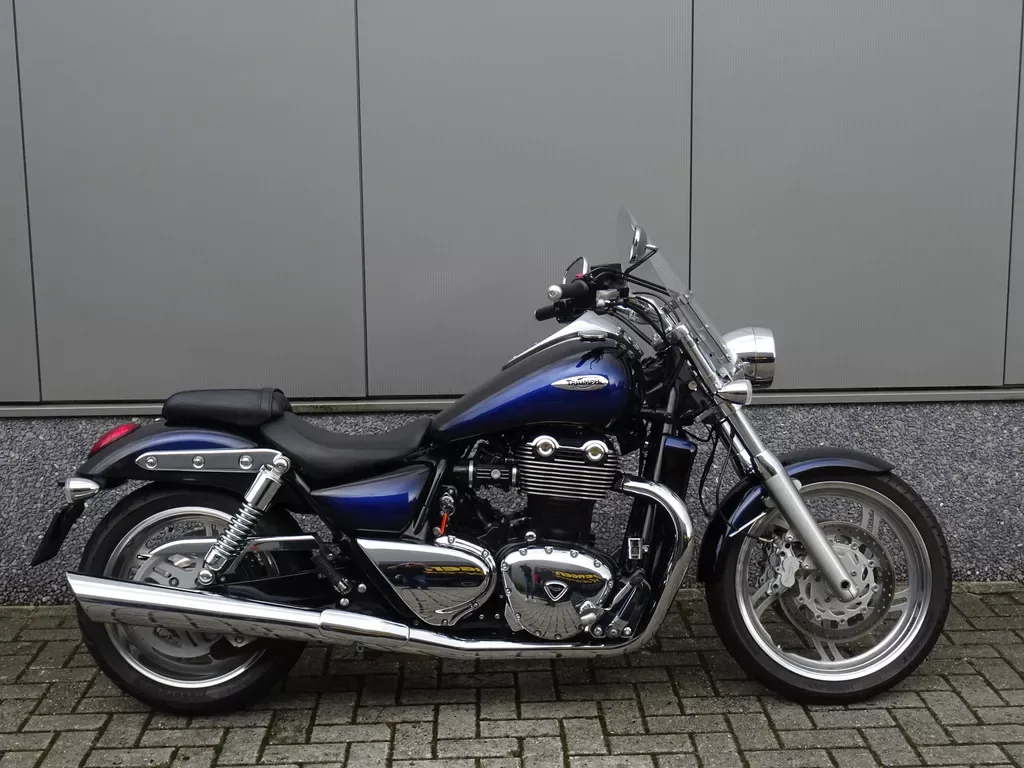 Triumph Thunderbird 1700 (2010) — foto 1