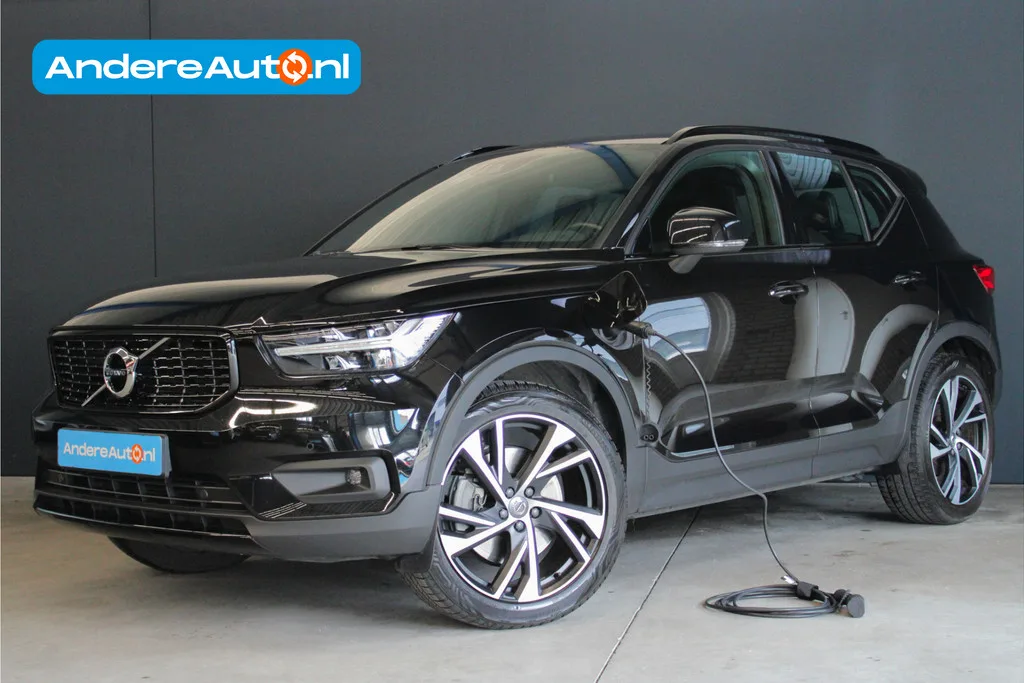 Volvo XC40 (2020) — foto 1