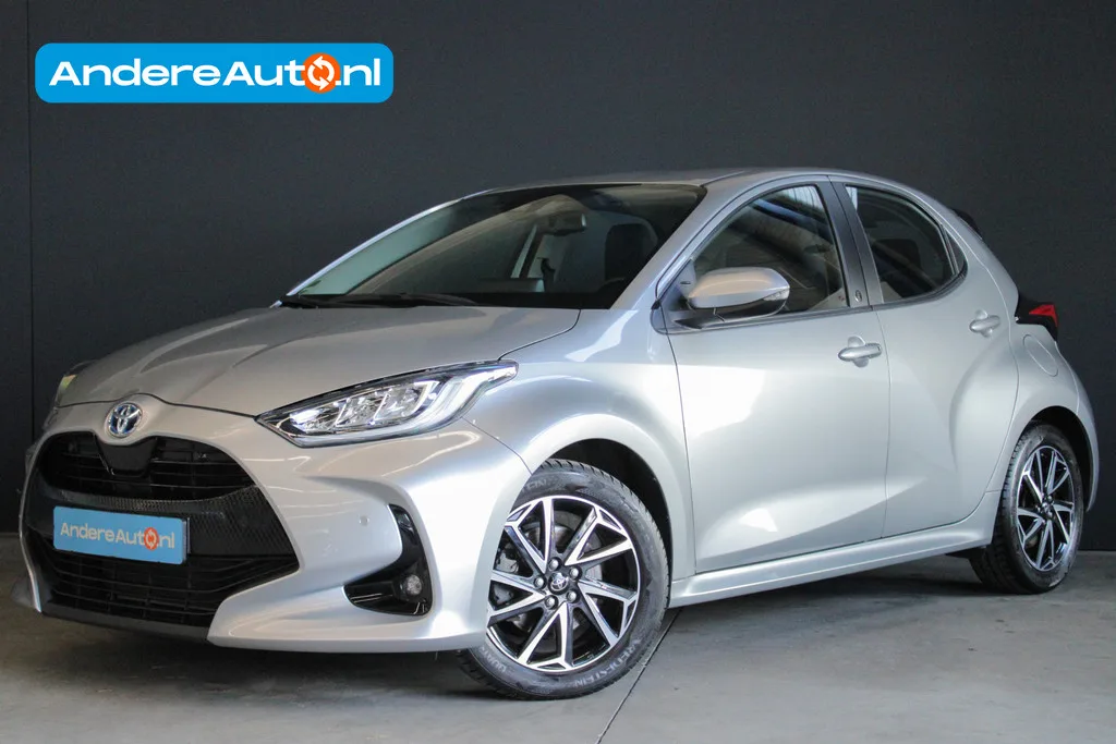 Toyota Yaris (2022) — foto 1