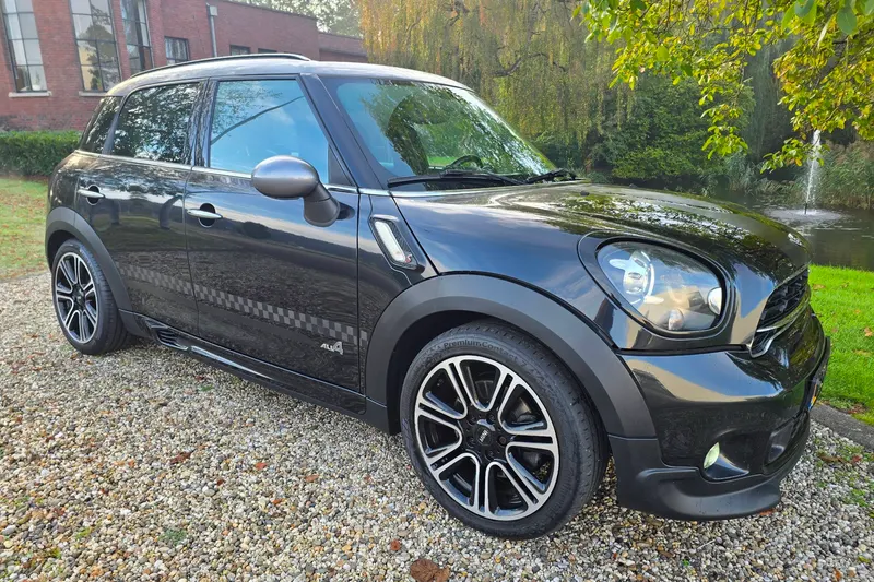 MINI Countryman (2015)